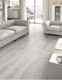 Suelo laminado acabado ROBLE SOHO 8mm INTASA